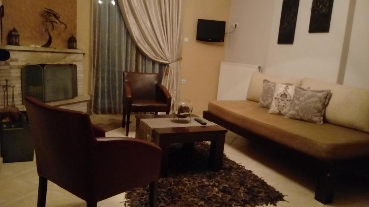 Evenos Villa Káto Loutrákion Екстериор снимка