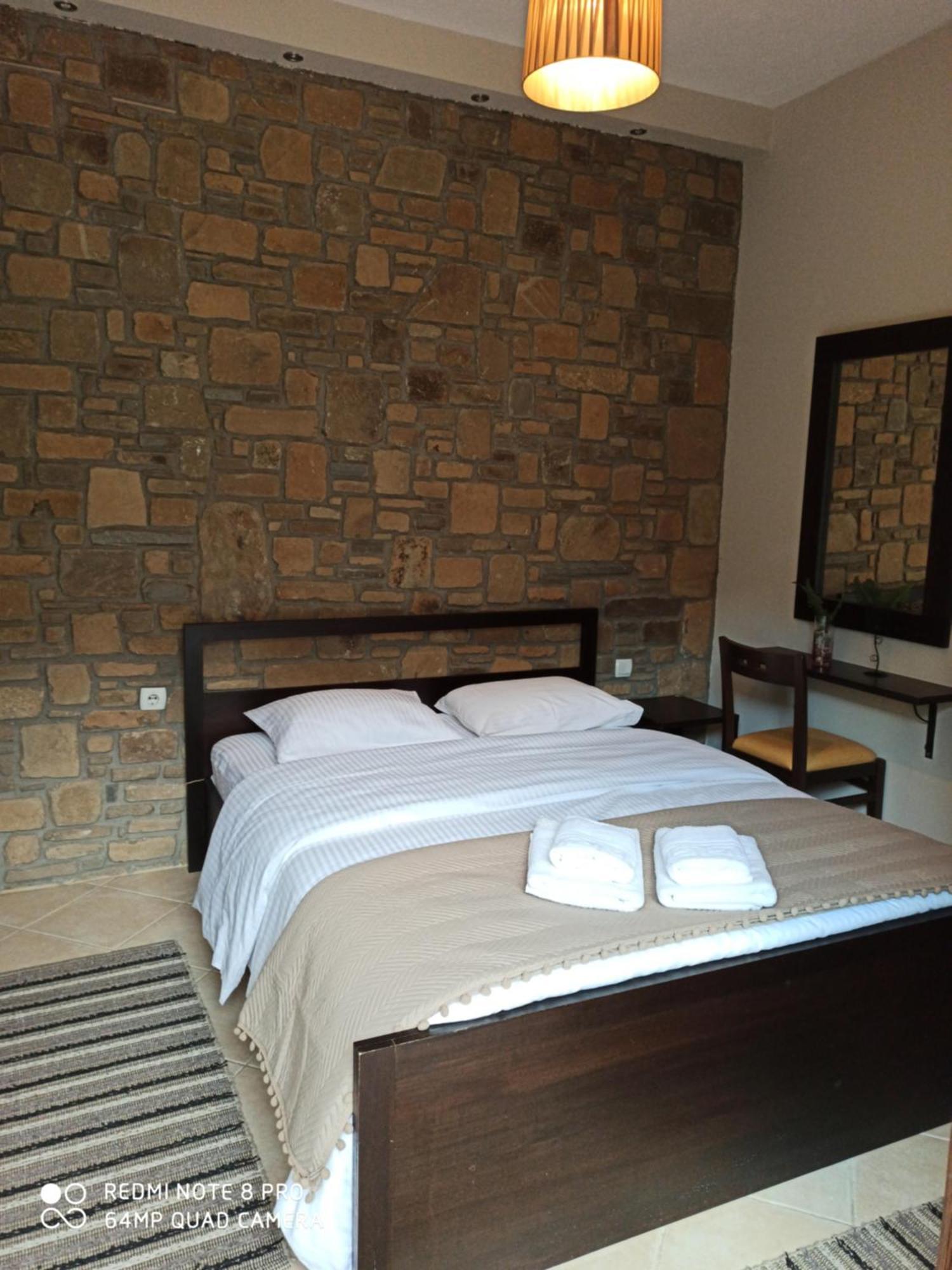 Evenos Villa Káto Loutrákion Екстериор снимка